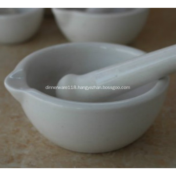 GLAZED PORCELAIN MORTAR AND PESTLE WITH POURING LIP